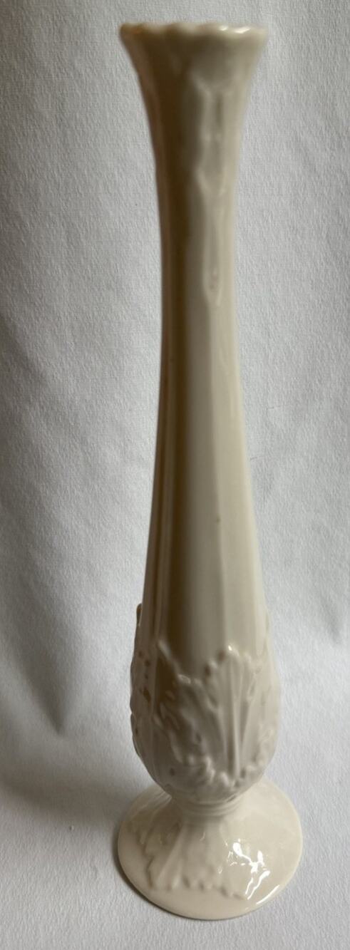 Lenox Woodland Pattern Cream Leaf Embossed Slender Tall Bud Vase Gold Mark